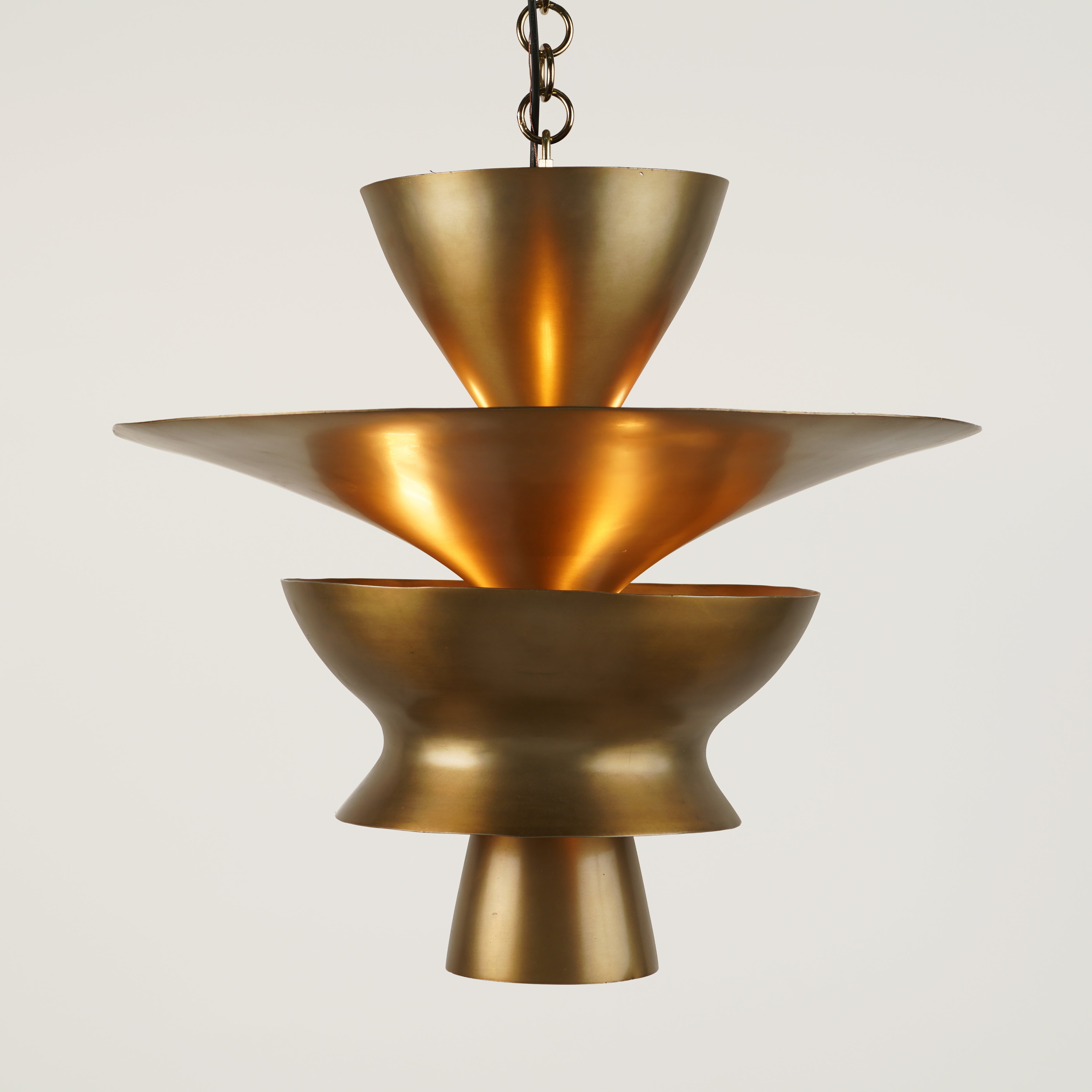 Regal Brass Pendant - Hues & Havens