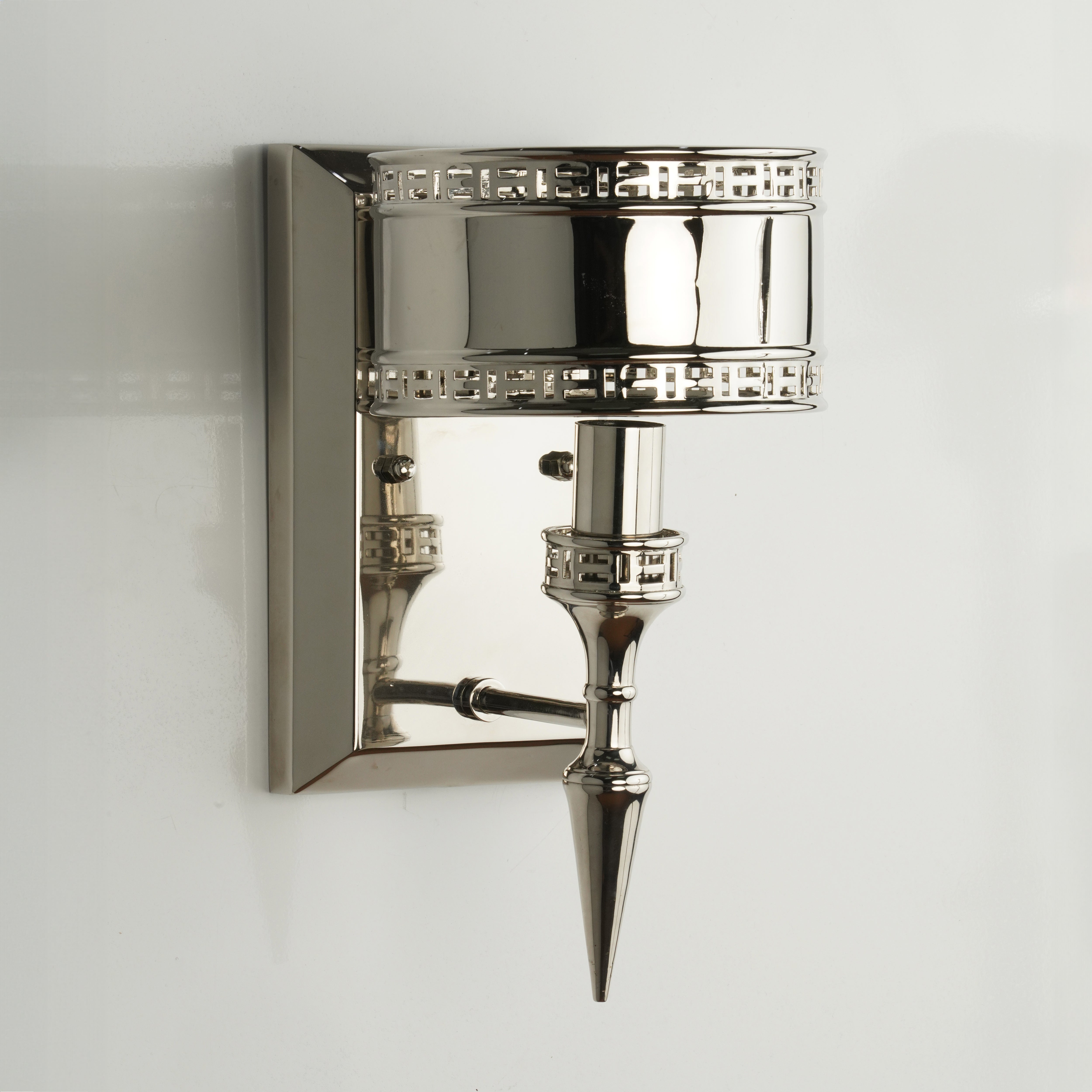 MetallicShine Wall Sconce - Hues & Havens