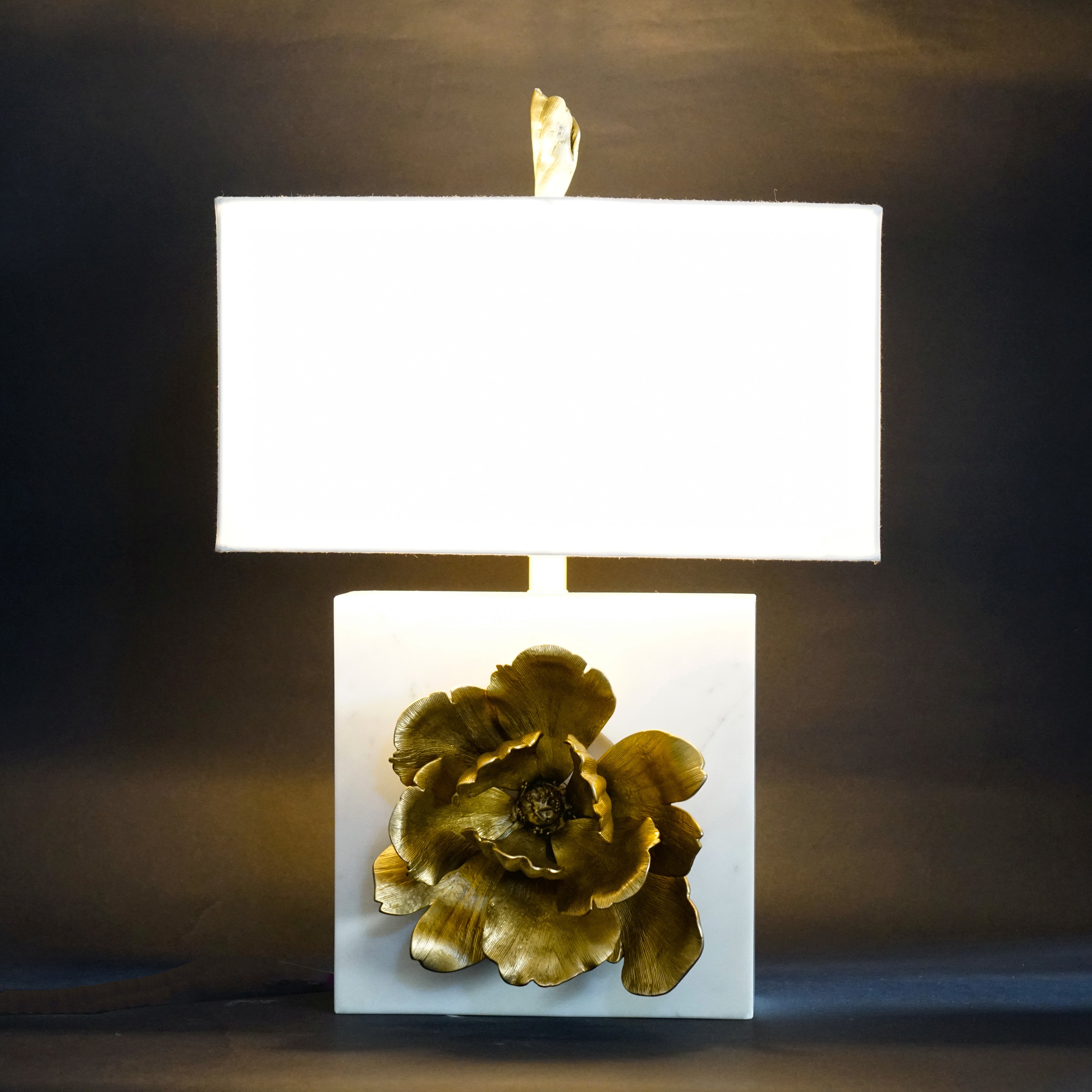 Gilded Petals Table Lamp - Hues & Havens