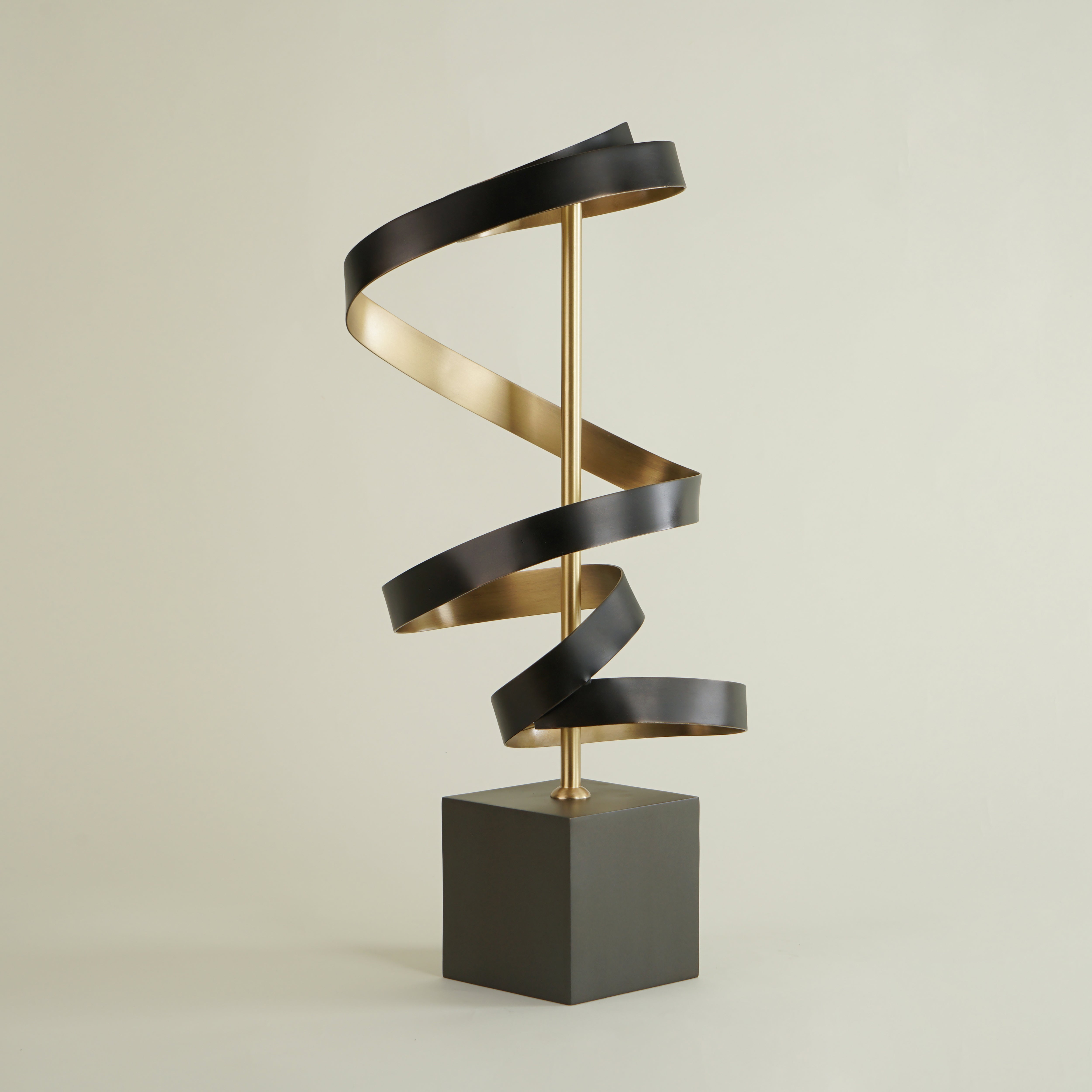 Regal Ebony Pedestal Sculpture - Hues & Havens