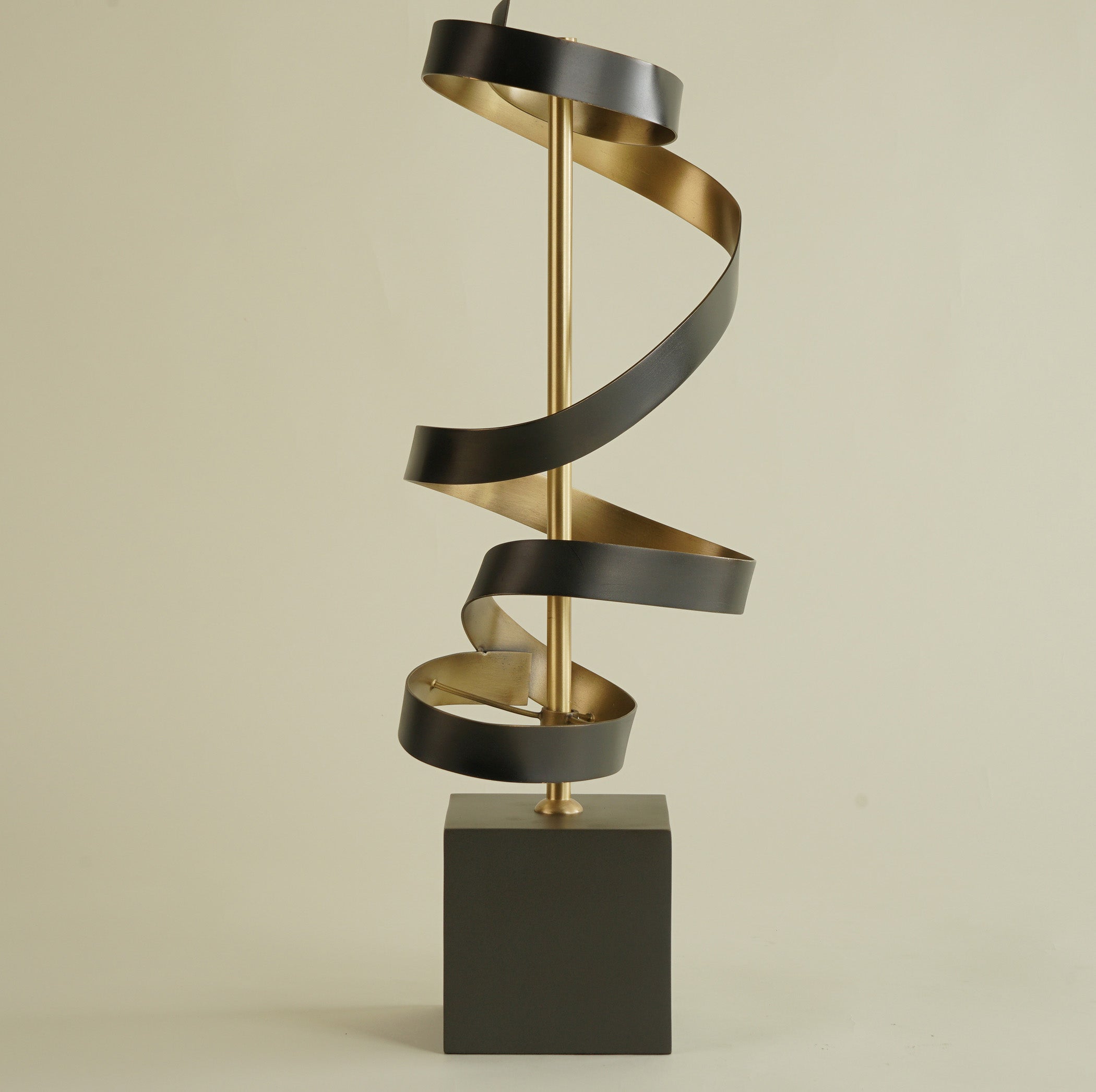 Regal Ebony Pedestal Sculpture - Hues & Havens